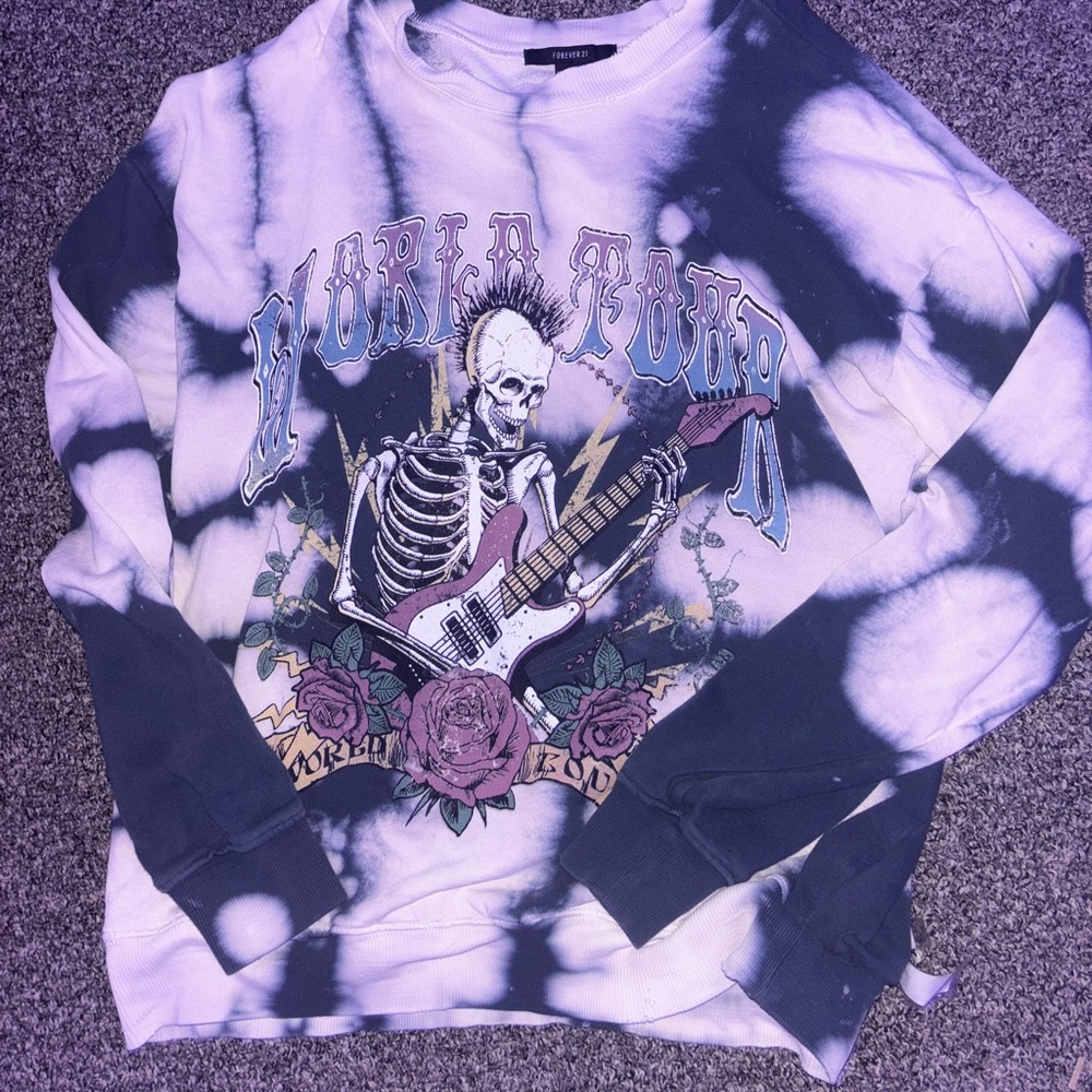 Forever 21 Black and White Crewneck Sweater